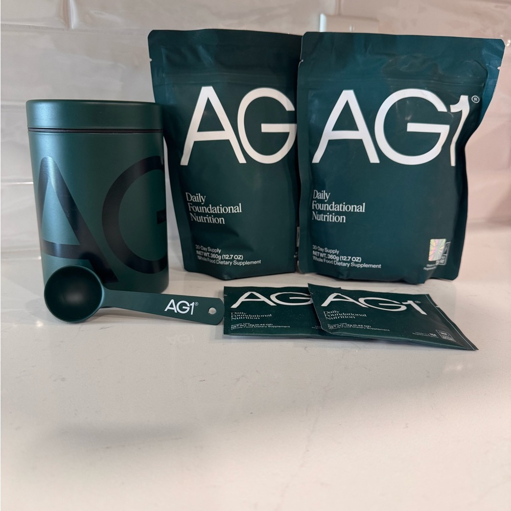 AG1 Daily Foundational Nutrition Set